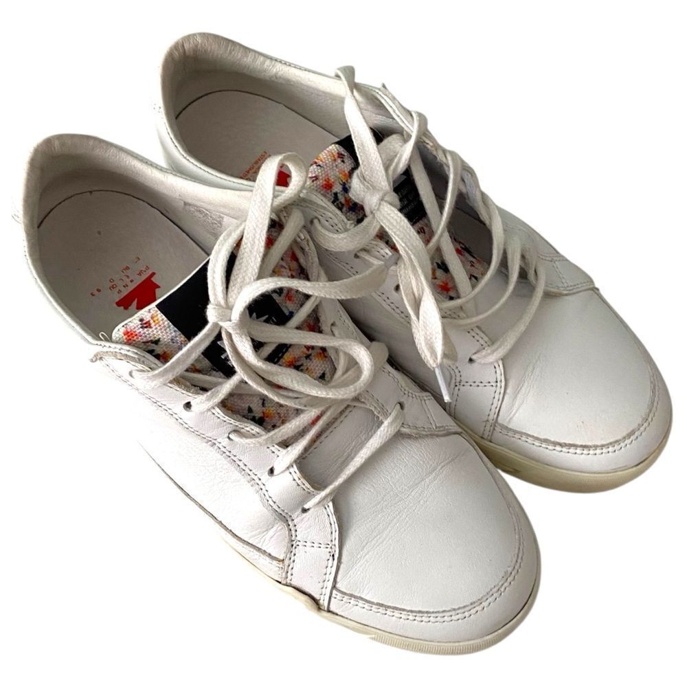 Pajar Canada Classic White Sneaker in Size US 8.5